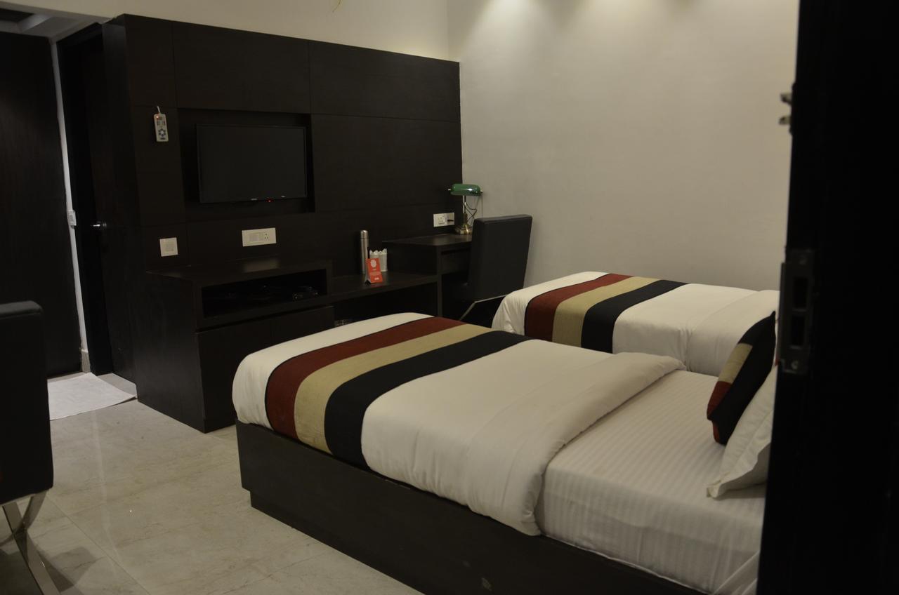 Oyo 1358 Hotel Crossroad Lucknow Exterior photo